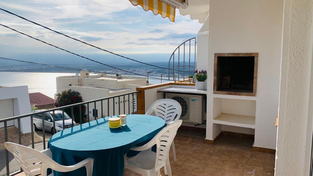 La Baie De Rose Apartment Roses Exterior photo